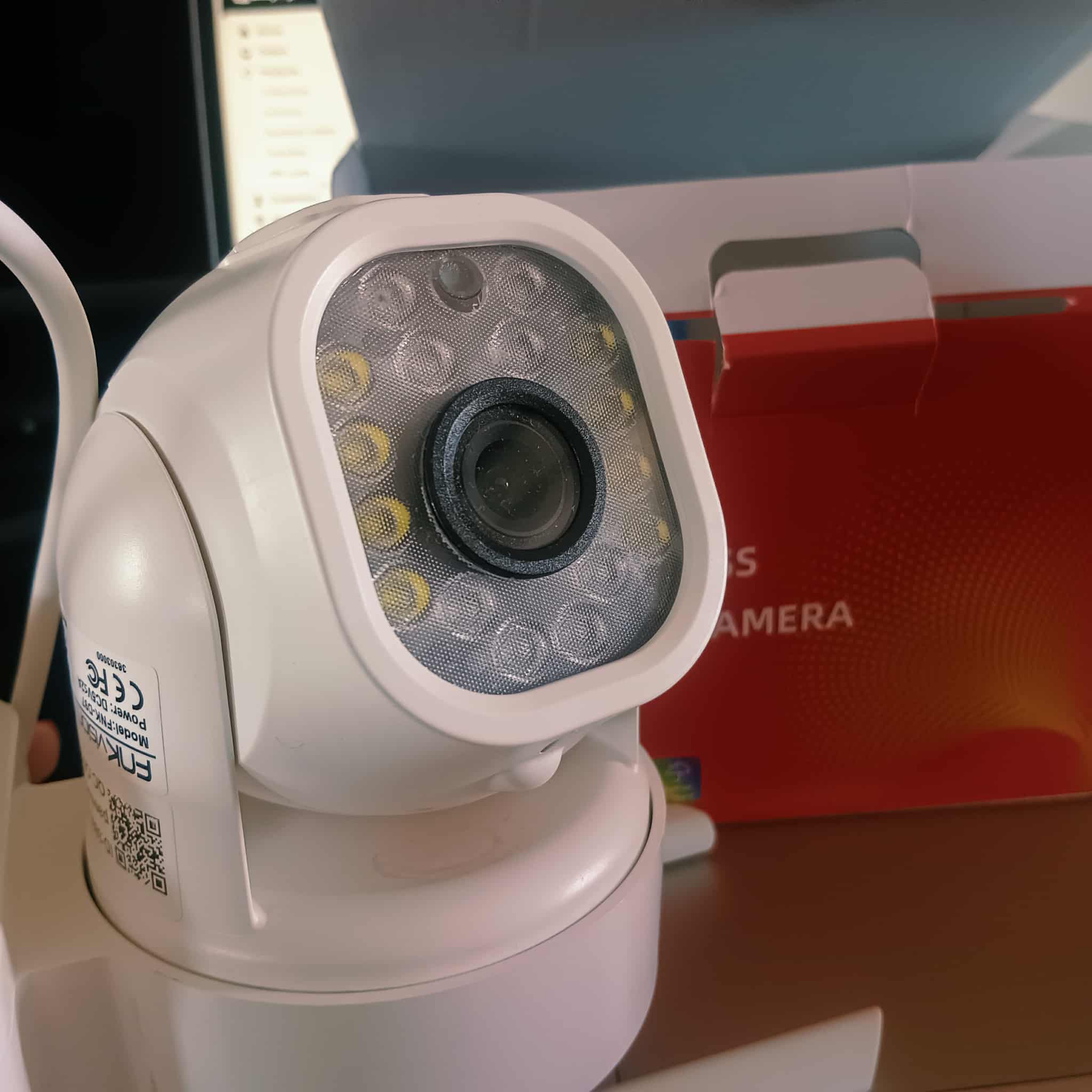FNK VISION SMART WIRELESS SECURITY HD CAMERA WITH FREE MINI DOORBELL